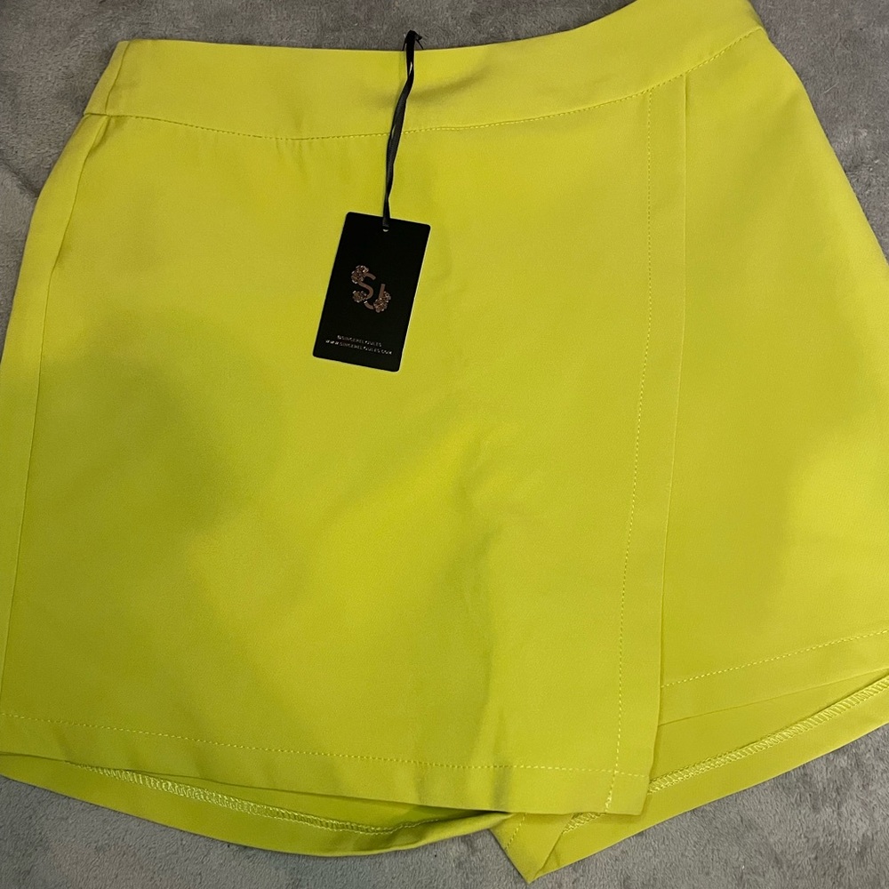 Sincerely Jules Skort